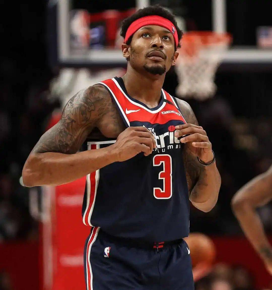 相比过去依 相比过去依